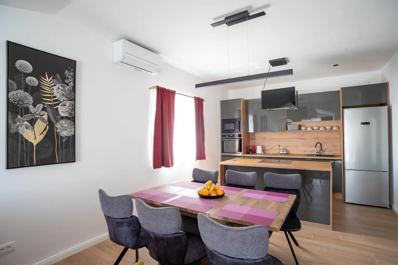 Onyx 0*, Split Croatia